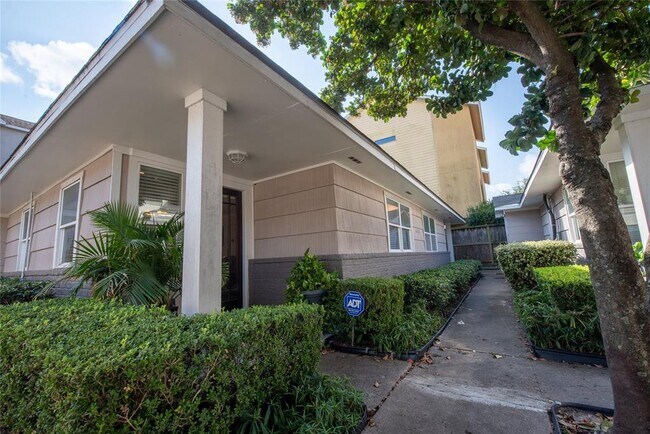 Primary Photo - 4405 Marina St