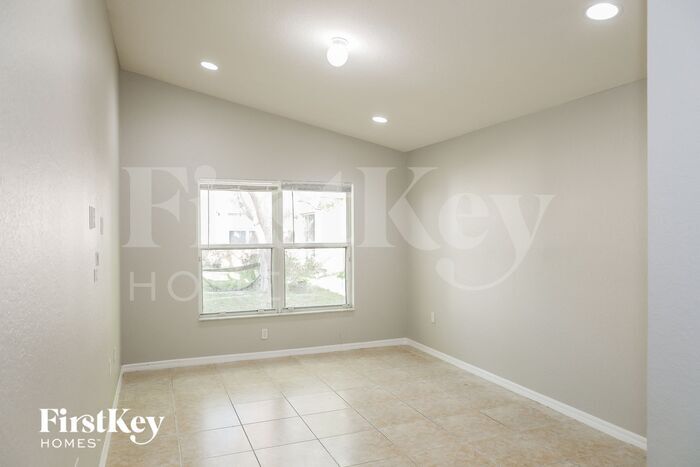 Building Photo - 1558 SE 20th Pl