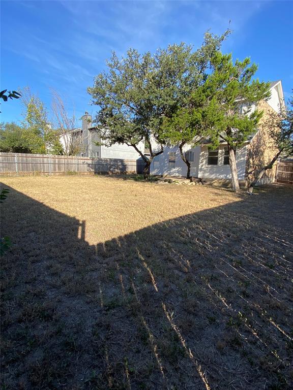 Building Photo - 830 Lone Star Dr