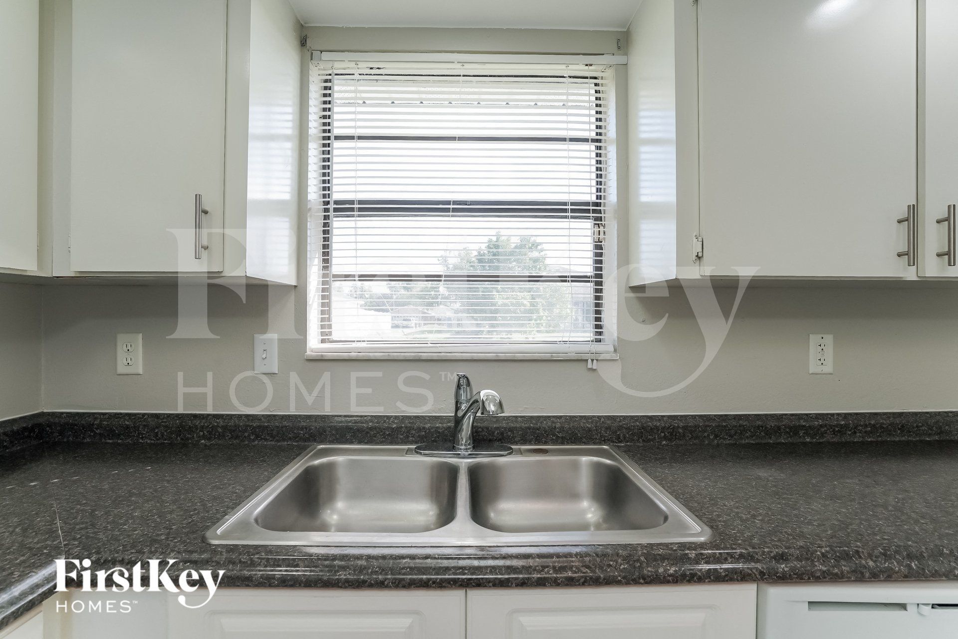 Building Photo - 2603 NE 4th Ave