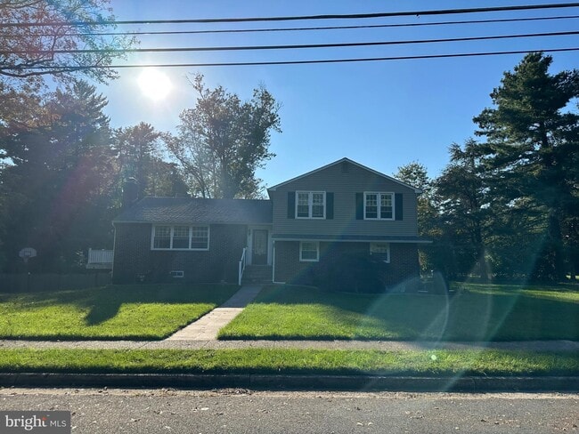 Primary Photo - 2 S Shirley Ave