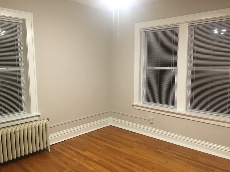 Building Photo - 6451 Alamo Ave