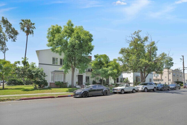 Building Photo - 2452 W 18th St