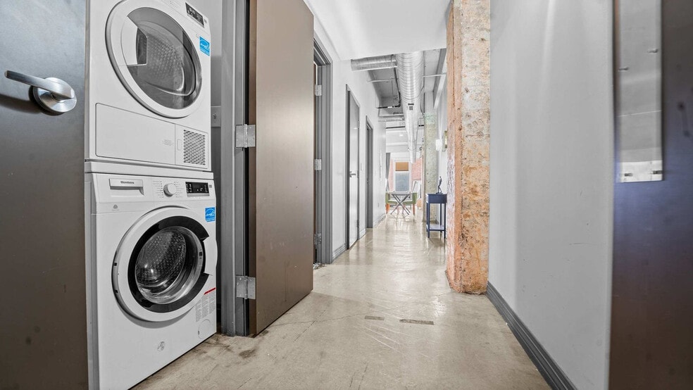 Building Photo - 500 S Ervay St