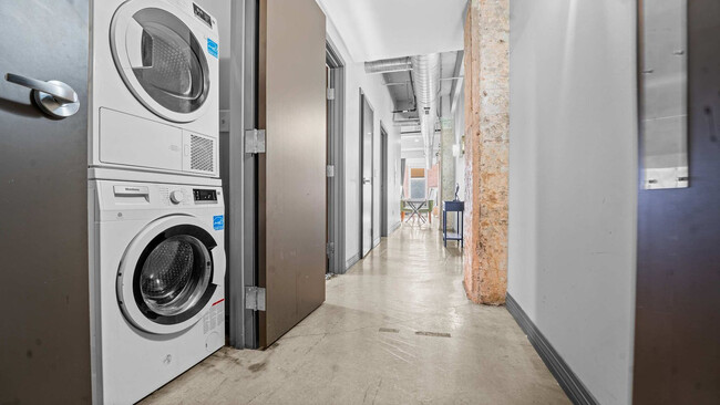 Building Photo - 500 S Ervay St