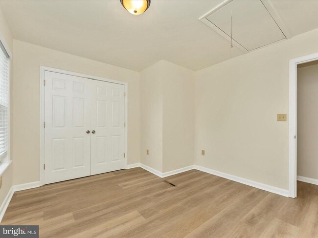 Building Photo - 5803 Oleander Pl