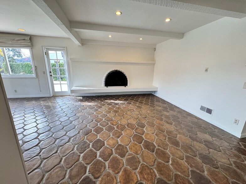 Building Photo - 2604 Perkins Cir