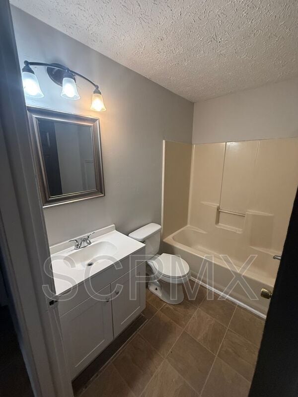 Building Photo - 5914 Amberly Ln