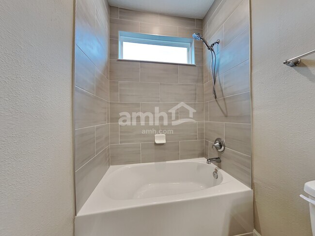 Building Photo - 192 Spruce Pt