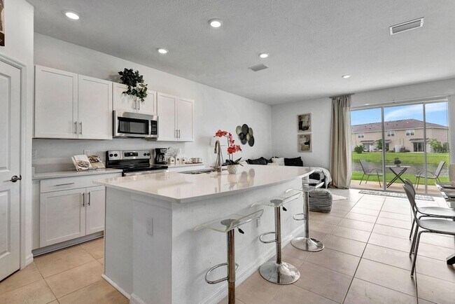 Building Photo - 5715 Archipelago St