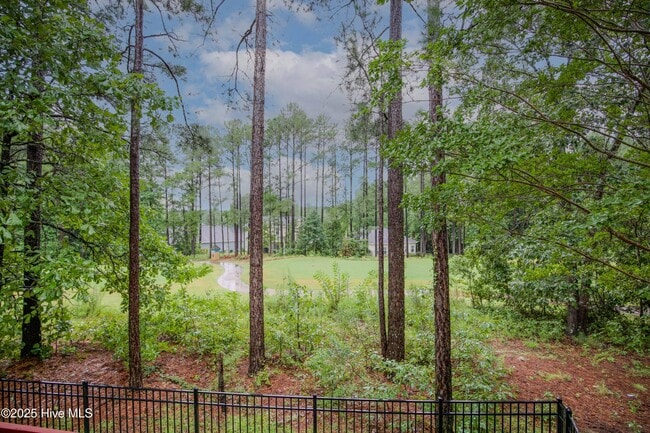Building Photo - 104 Pine Hawk Dr