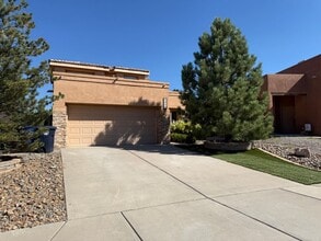 Building Photo - NE Home