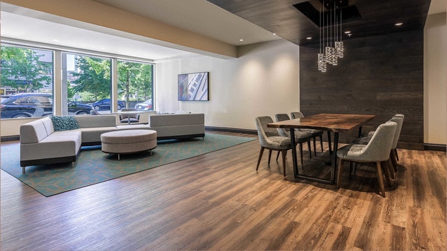 Lobby - City Square Bellevue