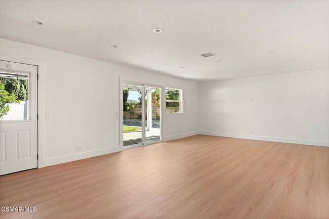 Building Photo - 84 Sunny Vista Ave