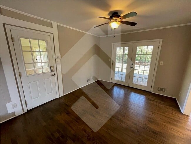 Building Photo - 9935 La View Cir