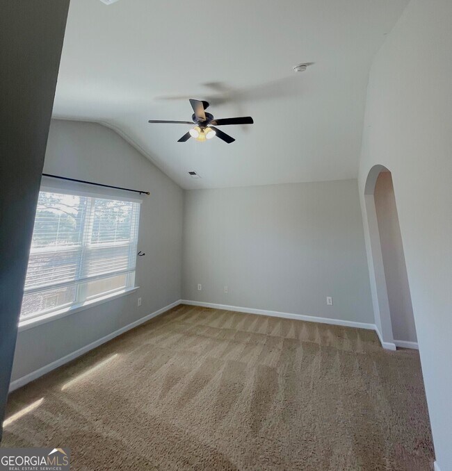 Building Photo - 149 High Point Way