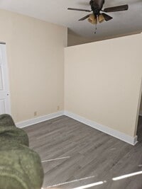 Building Photo - 327 Stanley Ave