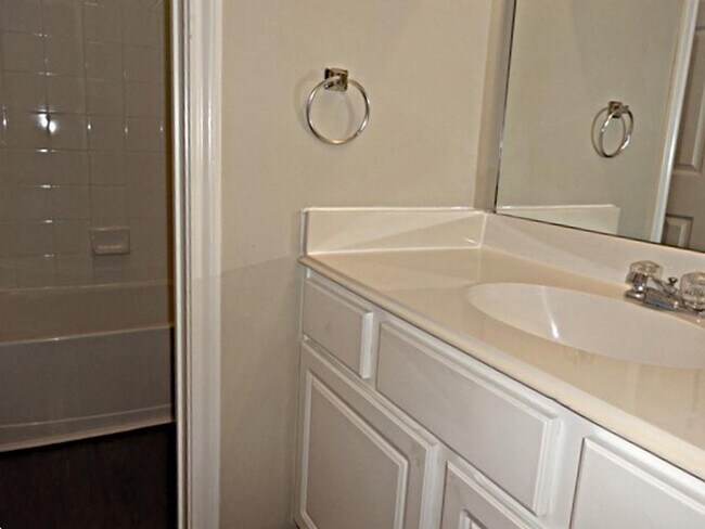 Building Photo - 2906 Tara Gables Ct