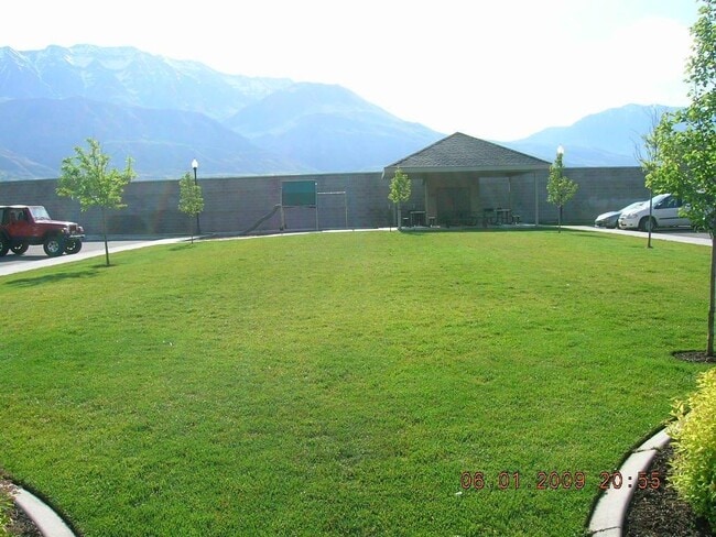 Building Photo - Great Condo with Tile & Granite