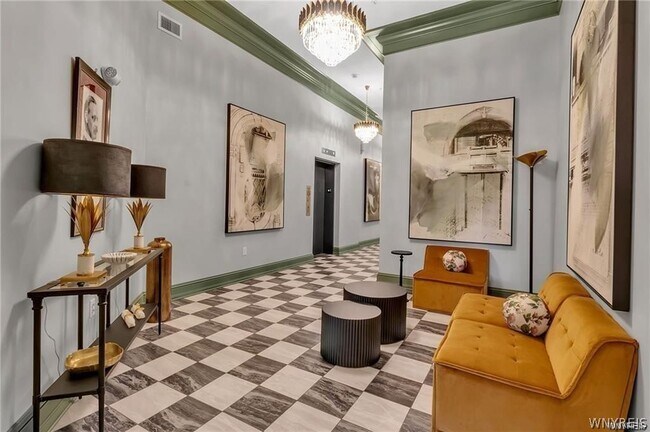 Building Photo - 674 Main St