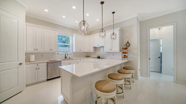 Building Photo - 1111 Mallorca Dr