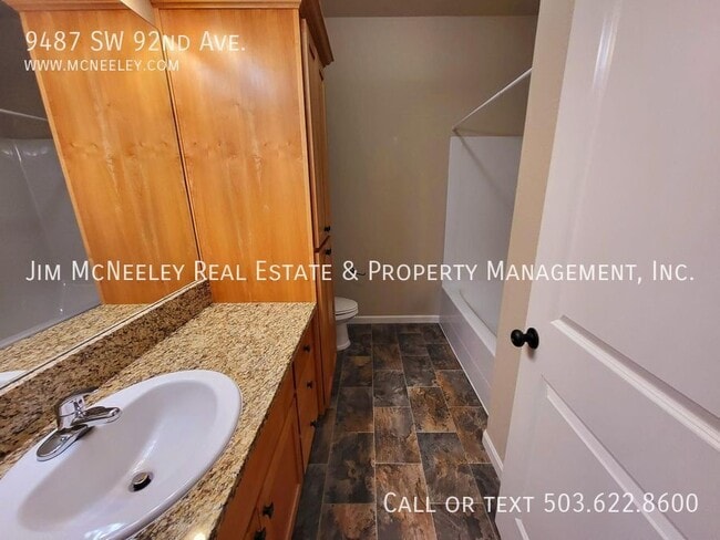 Building Photo - 9487 SW 92nd Ave