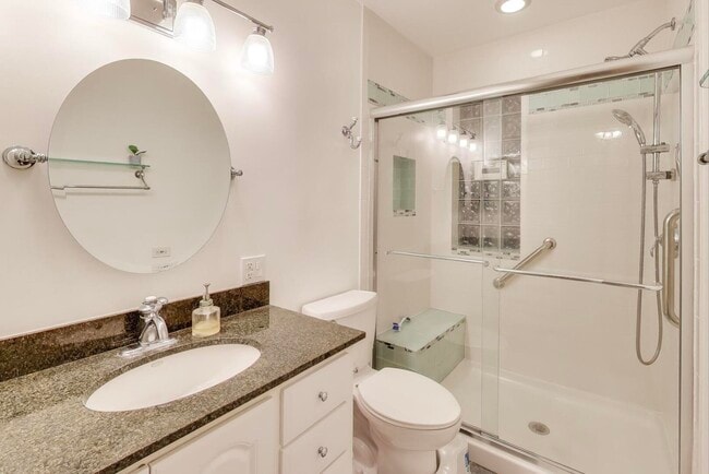 Building Photo - 3755 N Pine Grove Ave