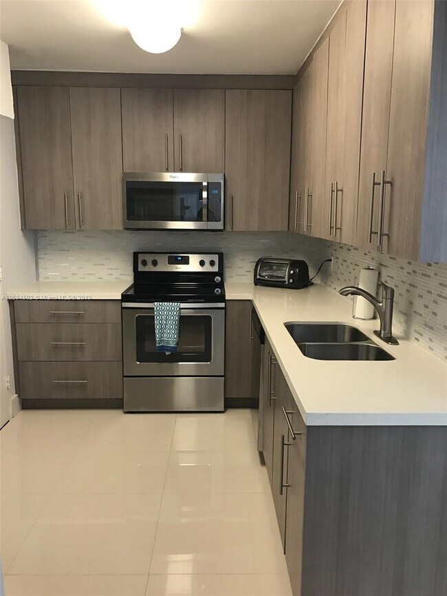 Building Photo - 3801 S Ocean Dr