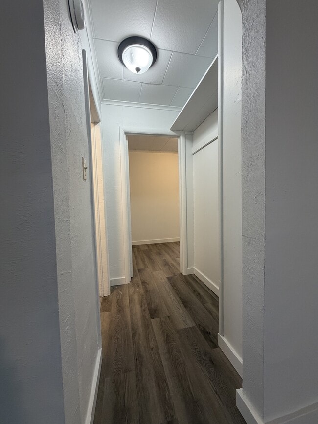 Building Photo - 338 N 2nd St