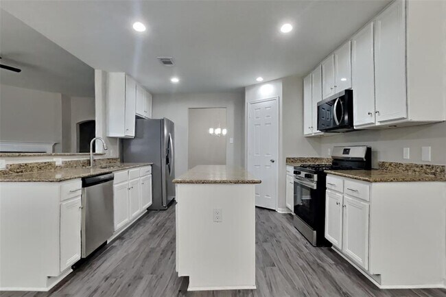 Building Photo - 15402 Streetcar Ct