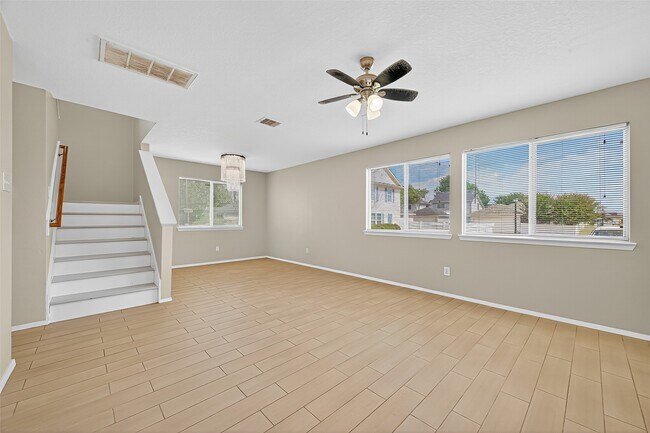 Building Photo - 6343 Settlers Square Ln