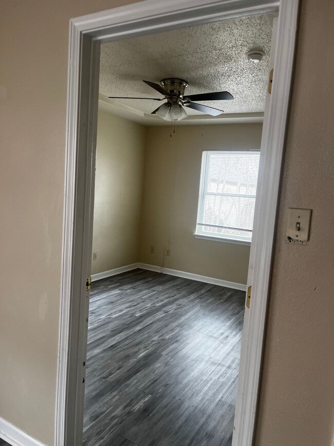 Building Photo - 1007 Wallace St