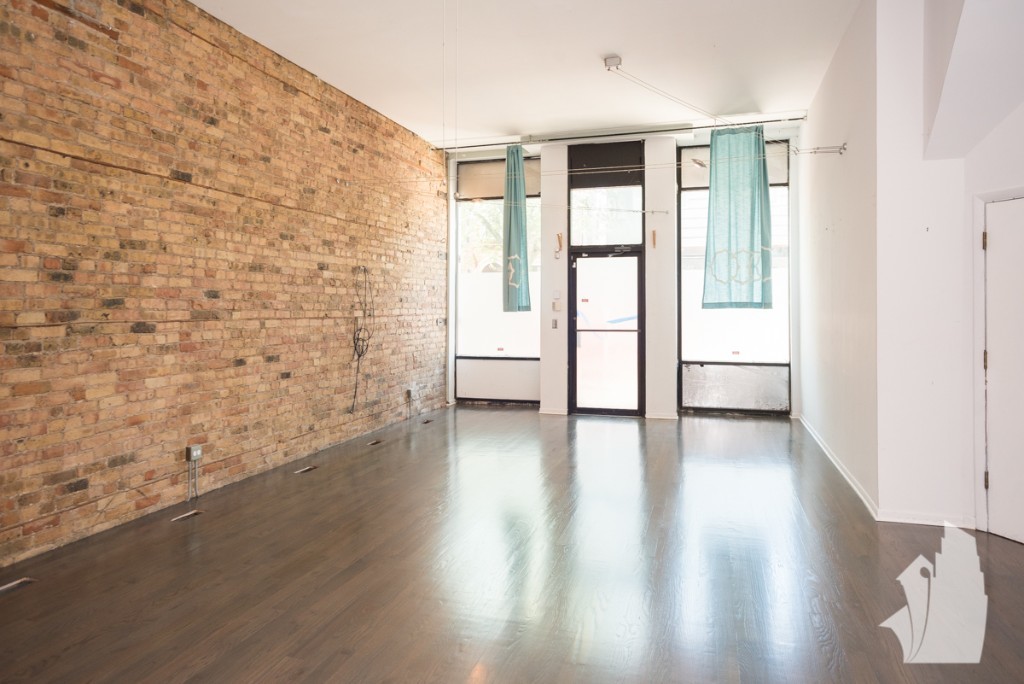 Building Photo - 2049 N Hoyne Ave