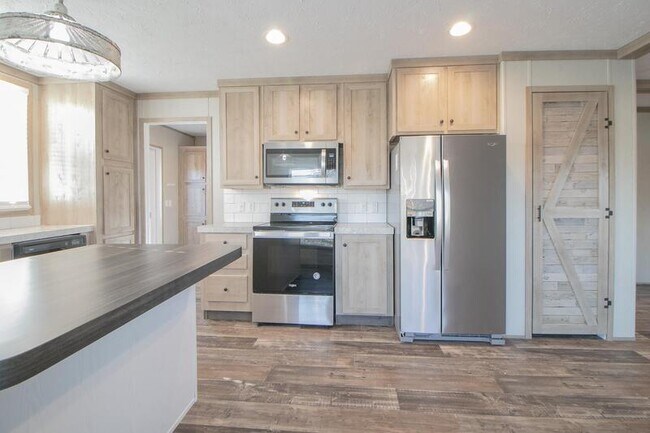 Building Photo - 1501 Thompsonville Ln