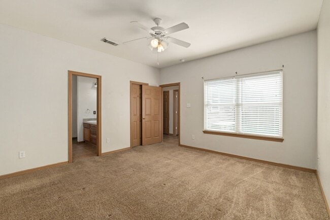 Building Photo - 21123 Sweet Blossom Ln