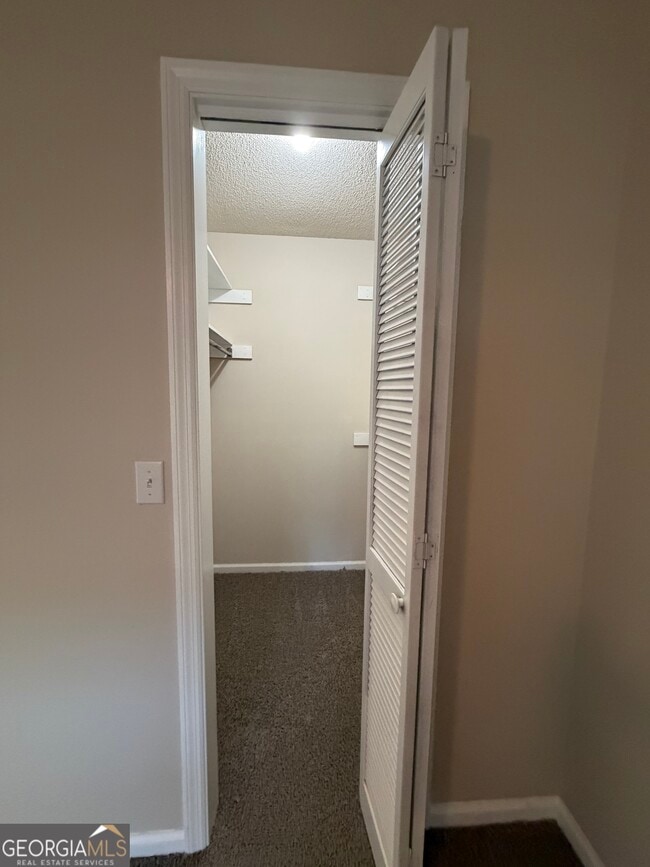 Building Photo - 107 Pineneedle Ct