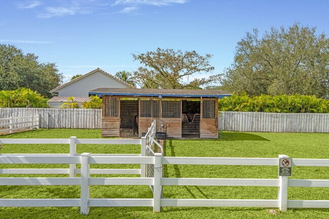 Building Photo - 7447 NW 82nd Terrace