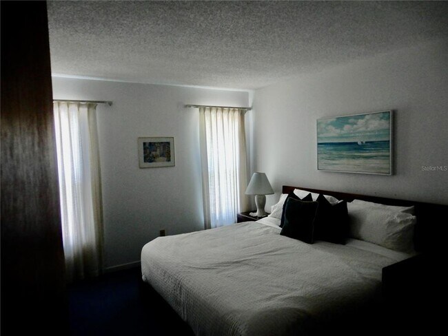 Building Photo - 853 2nd Ave S