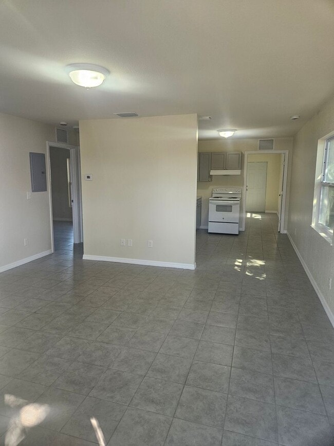 Building Photo - 3/2 DUPLEX