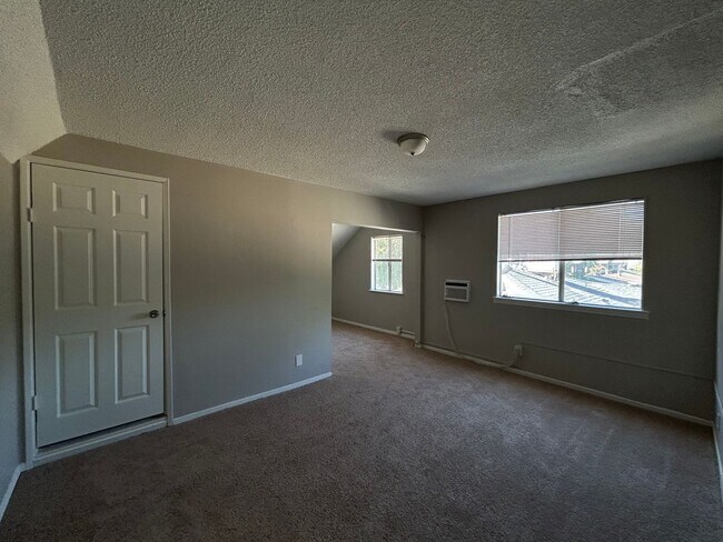 Building Photo - 450 N Taylor St