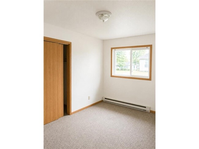 Building Photo - 313 5th St S