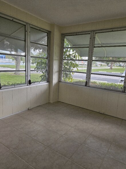 Building Photo - 277 W High Point Ct