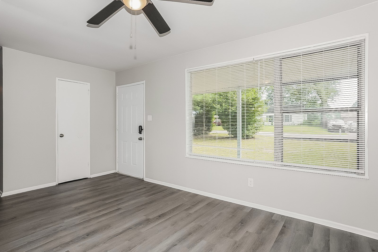 Building Photo - 674 Morton Ave NE