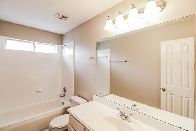 Building Photo - 5506 Timber Quail Dr