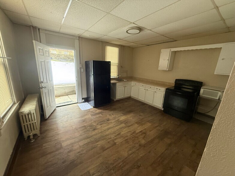 Building Photo - 120-122-122 N 3rd St