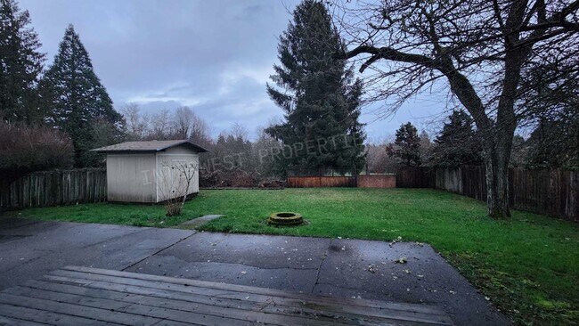 Building Photo - *1/2 OFF 1ST MONTH'S RENT* 3 Bed 2 Bath Beaverton Home with big backyard, storage shed, A/C and f...