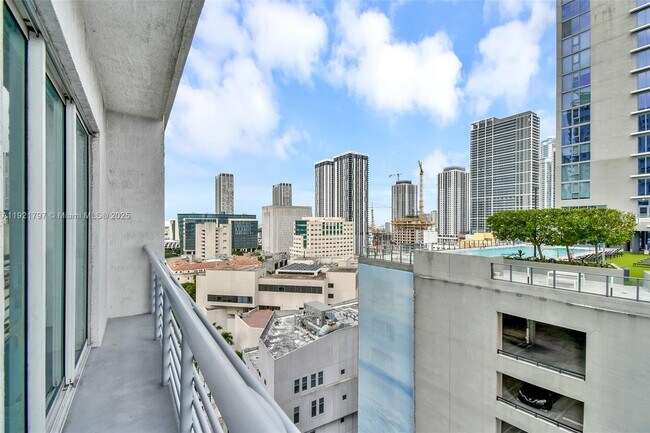 Building Photo - 234 NE 3rd St