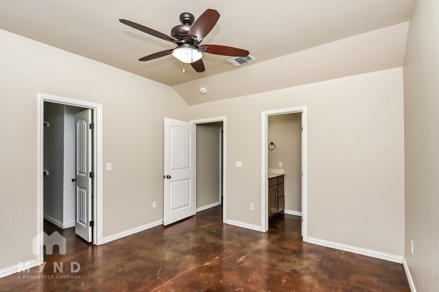 Building Photo - 123 Jolin Ln