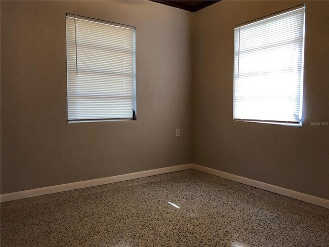 Building Photo - 80 Beverly Cir