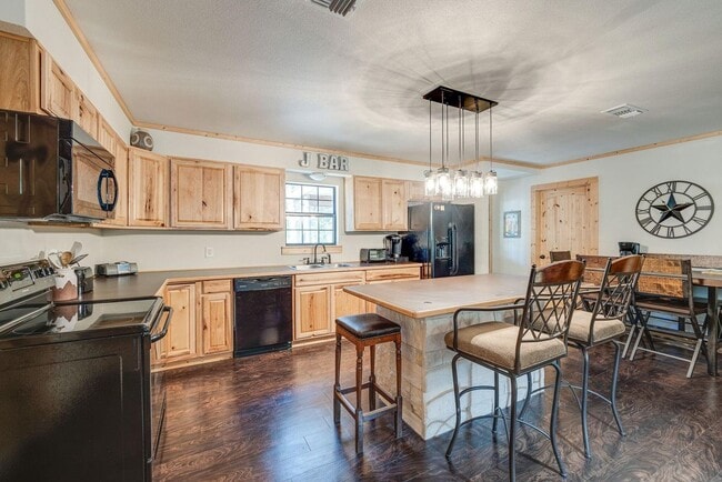 Building Photo - 2531 Recreational Road 3